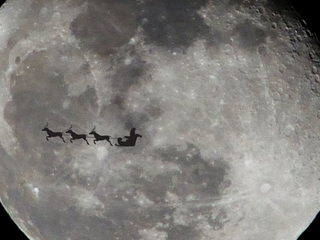 Illustration for article titled The moon on this Christmas eve